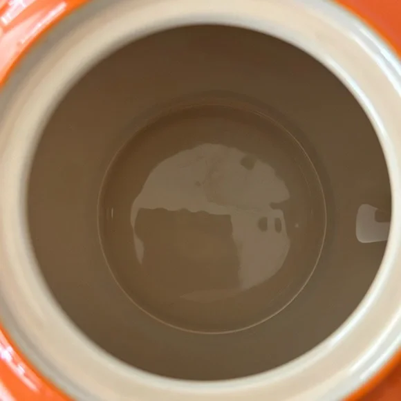 Le Creuset stoneware orange-red flame teapot with stainless steel strainer - Picture 13 of 16